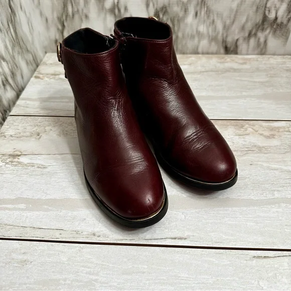 Zara Girls Sz 34 US Sz 2.5 3 Red Wine Leather Bootie Shoes Side Zip Gold Accents - Picture 3 of 10